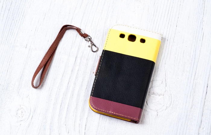 Protect Your Razor Phone 2 Cardholder Cases