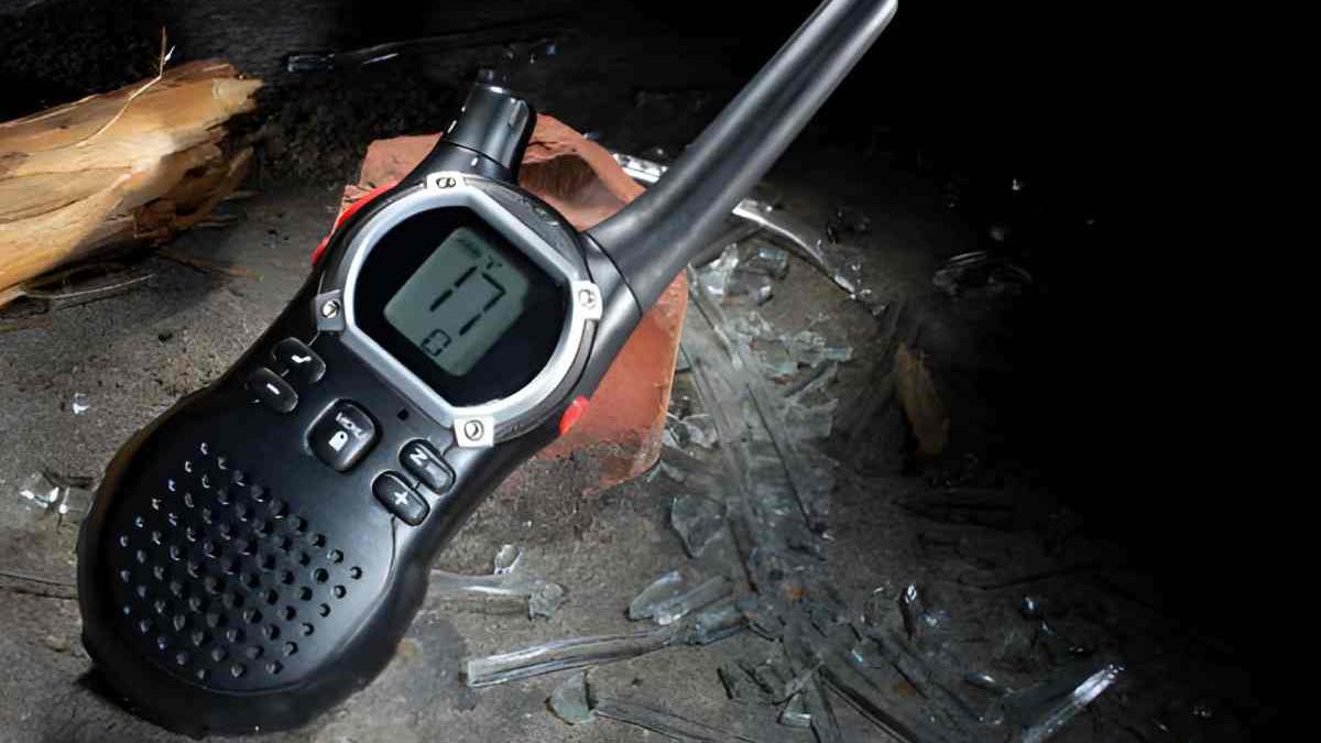 How Two-Way Radios Improve Emergency Communication